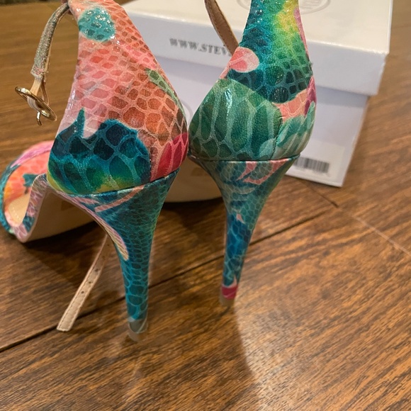 Steve Madden Stecy Floral Snakeskin Ankle Strap Heel - Picture 3 of 4
